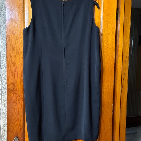 PRELOVED VILLAGER WOMAN 18W 1PC BLACK DRESS - Picture 1 of 3